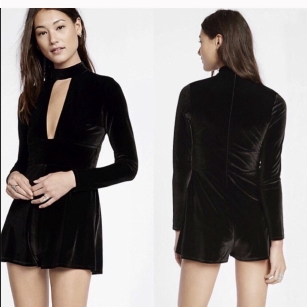 Express Velour Romper w. Plunge Neck Line & Choker